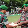 Dandim Athenius Pimpin Upacara Korps Raport Pindah Satuan 26 Personil Kodim Jayawijaya