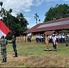 Personil Kodim Yahukimo Gelar Upacara Bendera Pertama Kalinya di Sekolah Satu Atap Distrik Iwur  