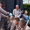 Polresta Jayapura Gelar Tradisi Penerimaan 8 Bintara Remaja TA.2022