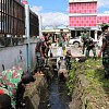 Peduli Lingkungan Sekitar, Personil Kodim Jayawijaya Ajak Masyarakat Bersihkan Jalan