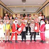 Polda Papua Berbagi Kado Natal kepada Masyarakat di Kabupaten Jayapura
