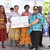 Tekan Inflasi, Pemprov Papua Tengah Beri Bantuan Alat Pertanian dan Box Kontainer