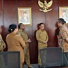 Pastikan Pemilu Tanpa Gangguan, Pj Gubernur Papua Kunjungi Gudang Bulog hingga ke Kantor Telkom