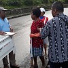 Dinas LHP Papua Barat Ajak Mama-mama Papua di Manokwari Bersihkan Sampah di Jalan 