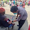 Tim Medis Satgas Binmas Noken Ops Damai Cartenz Lakukan Pengobatan di Intan Jaya